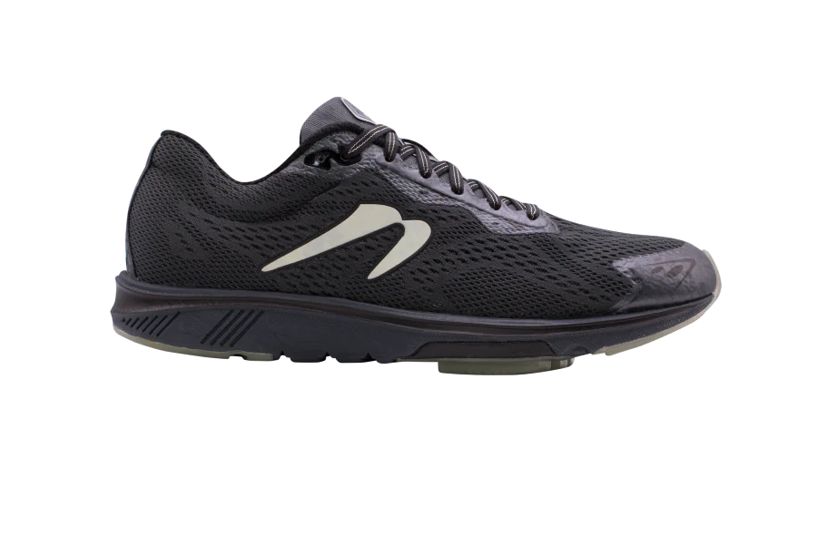 Men's Newton Running Gravity All Weather, Black/Gray, 7.5 D Medium