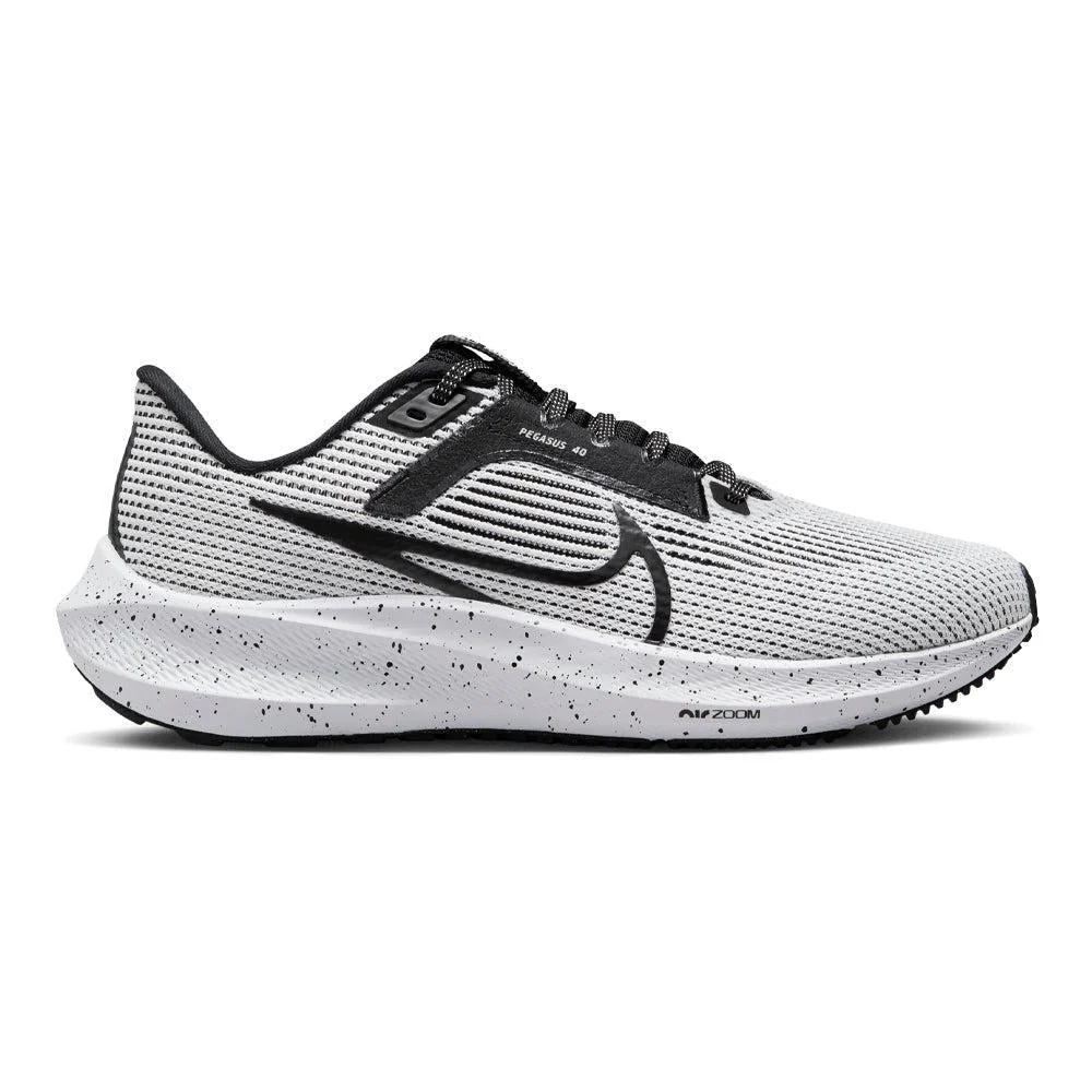 Women's Nike Pegasus 40, Black/White, 10 B Medium
