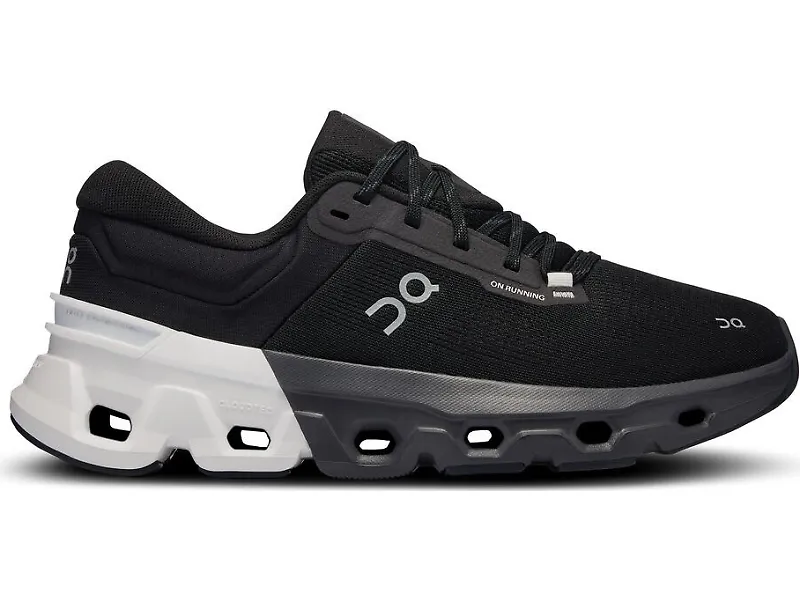 Women's On Cloudflyer 5, Black/White, 8.5 B Medium