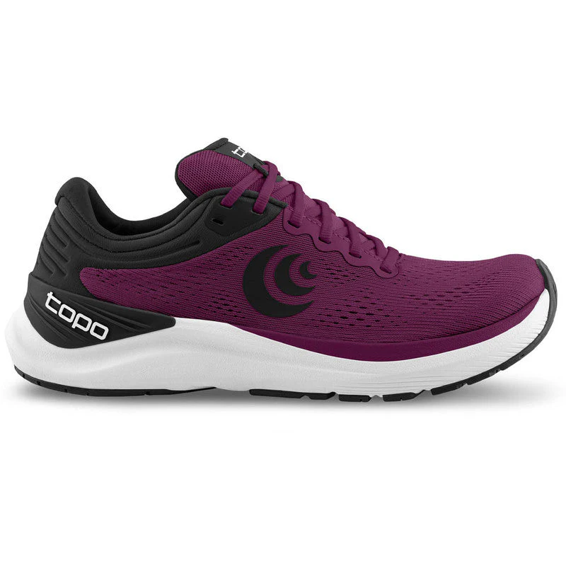 Women's Topo Athletic Ultrafly 4, Wine/Black, 11 B Medium